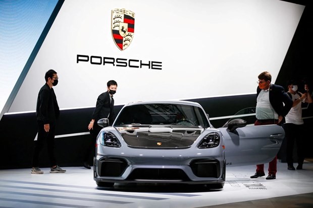 porsche-1665128361.jpg