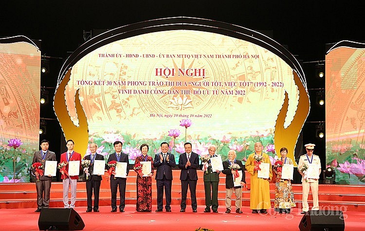 cong-dan-thu-do-uu-tu-nam-202220221010125224-1665388294.jpg