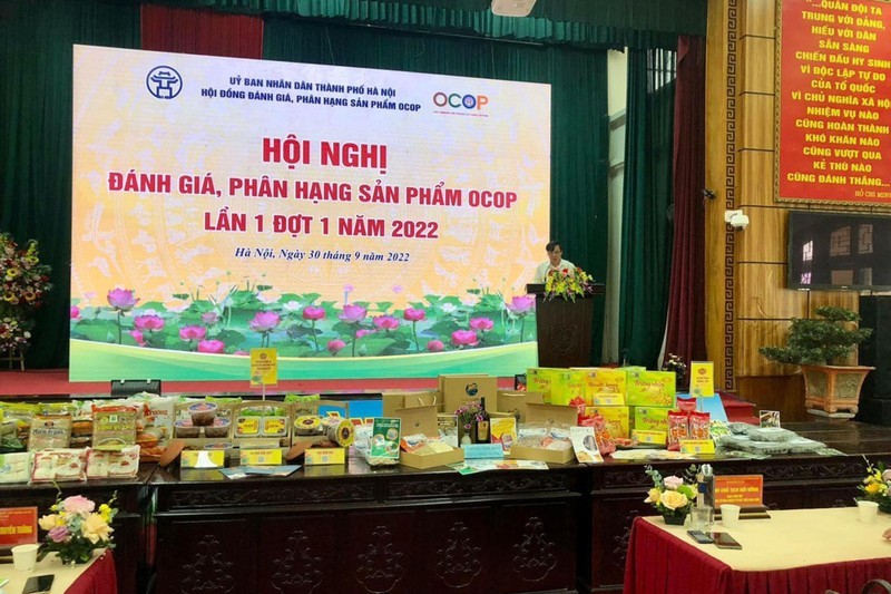 tai-hoi-nghi-danh-gia-xep-loai-cac-san-pham-ocop-ha-noi-2022-copy-8745-1668158921.jpg