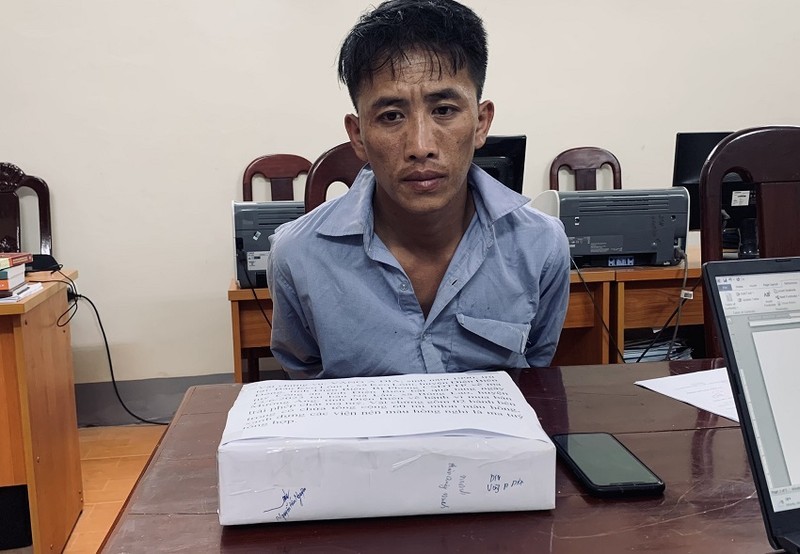 vang-a-dia-va-tang-vat-thu-giu-2-banh-hong-phien-1442-1686714891.jpg