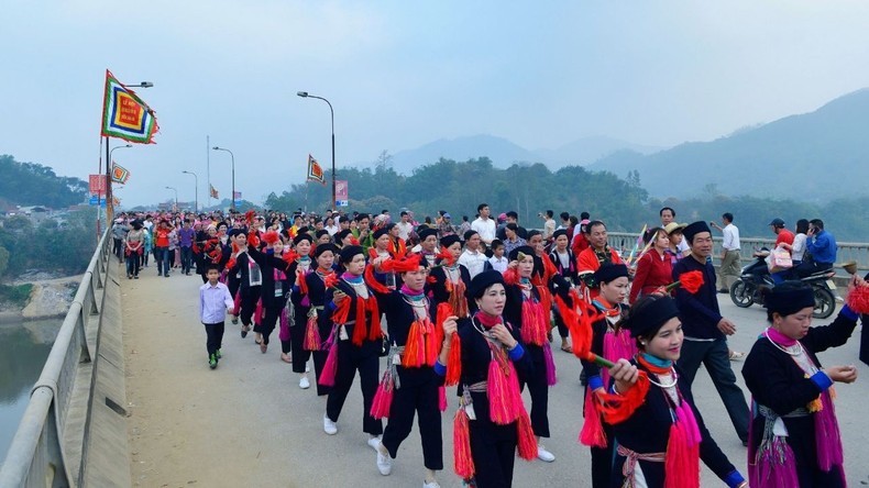 hoat-dong-van-hoa-thu-hut-ba-con-va-du-khach-btc-cung-cap-8669-1692411729.jpg