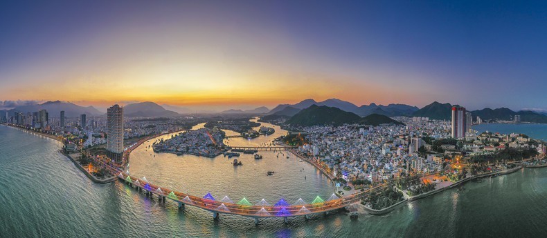 vong-cung-pho-bien-nha-trang-ho-trung-lam-5867-1692411533.jpg