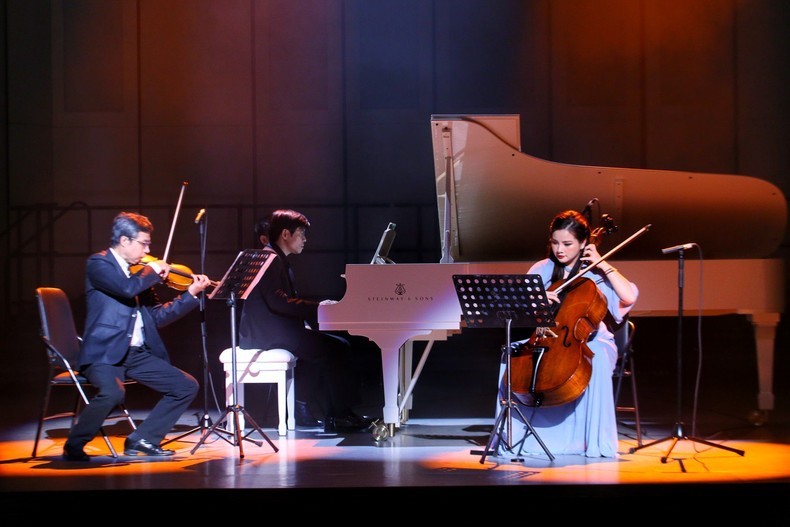 anh-4-ke-chuyen-song-hong-1624-1693019249.jpg