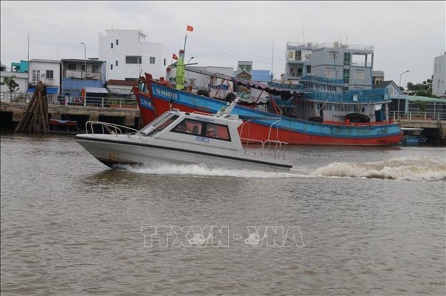 canh-sat-duong-thuy-1694402237.jpg