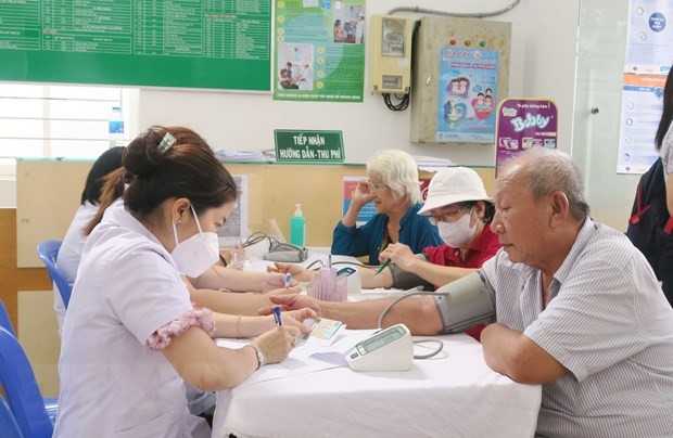 ttxvn-nguoi-cao-tuoi-1696131039.jpg