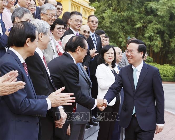 vna-potal-chu-tich-nuoc-tiep-dai-bieu-tieu-bieu-du-dai-hoi-khoa-hoc-tim-mach-dong-nam-a-lan-thu-27-stand-1-7743jpg-1698927627.jpg