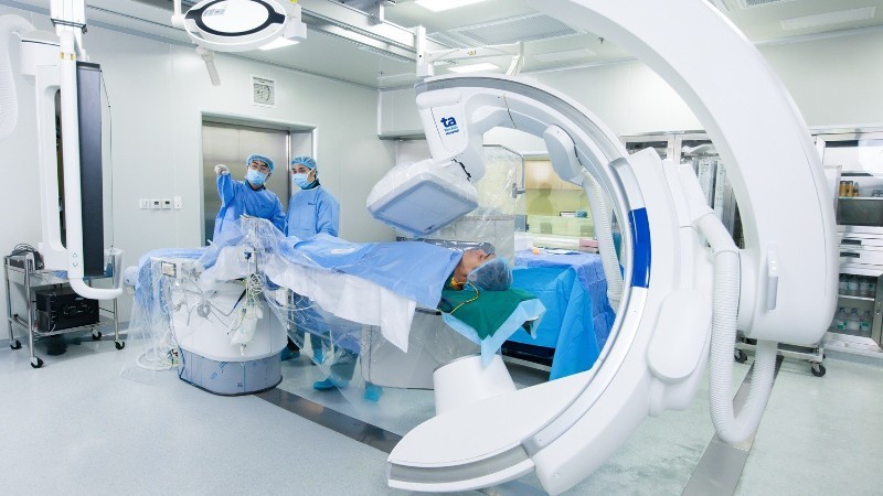 he-thong-chup-va-can-thiep-mach-so-hoa-xoa-nen-dsa-canh-tay-robot-philips-azurion-robotic-ceiling-flexarm-3121-1752138068.jpg