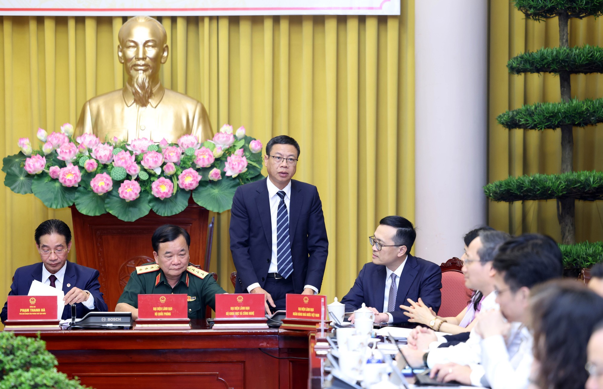 thu-truong-le-xuan-dinh-1752227977132568789536-1752236514.jpg
