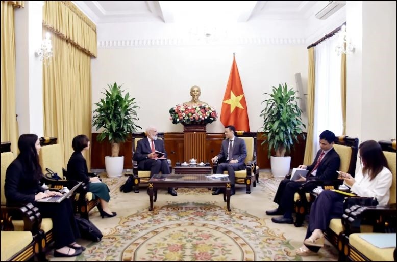 tiep-thuy-si-2-1752828074.jpg
