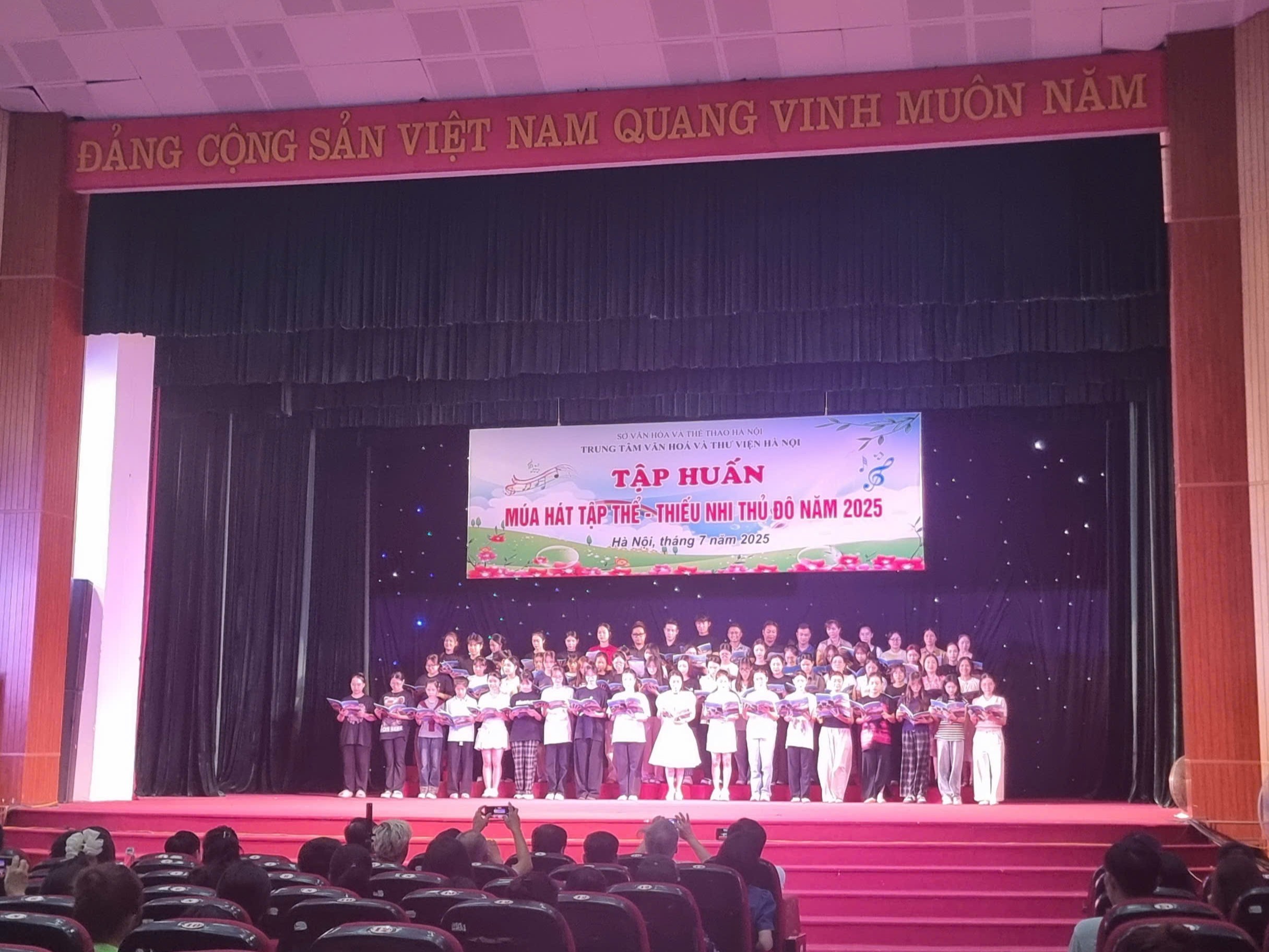 lop-tap-huan-mua-hat-tap-the-thieu-nhi-thu-do-nam-2025-pld-1753939947.jpg