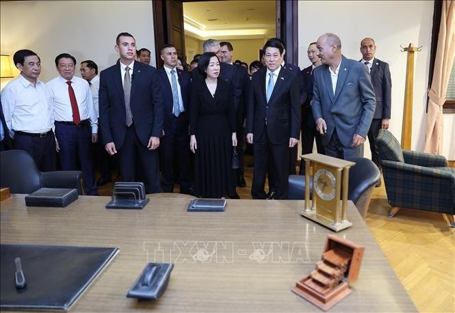 vna-potal-chu-tich-nuoc-luong-cuong-tham-bao-tang-gamal-abdel-nasser-stand-7-1-1754448067.jpg
