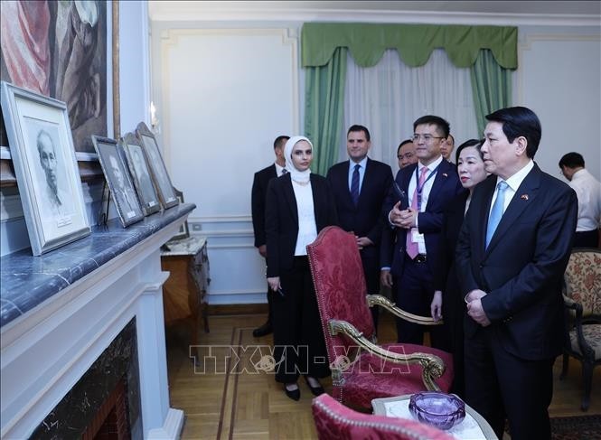 vna-potal-chu-tich-nuoc-luong-cuong-tham-bao-tang-gamal-abdel-nasser-stand-9-1754447013.jpg