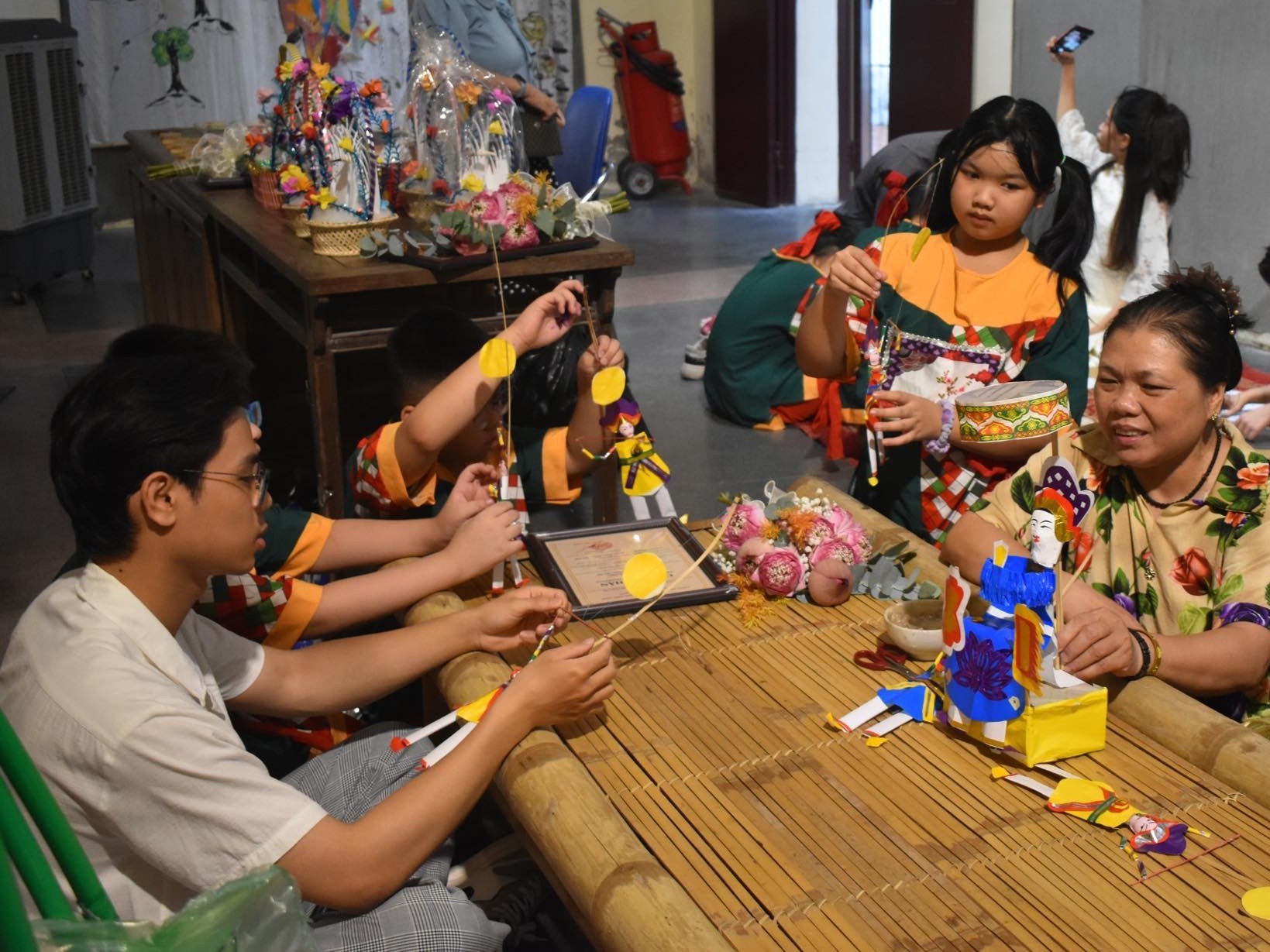 tet-trung-thu-pho-co-pld-1758857218.jpg