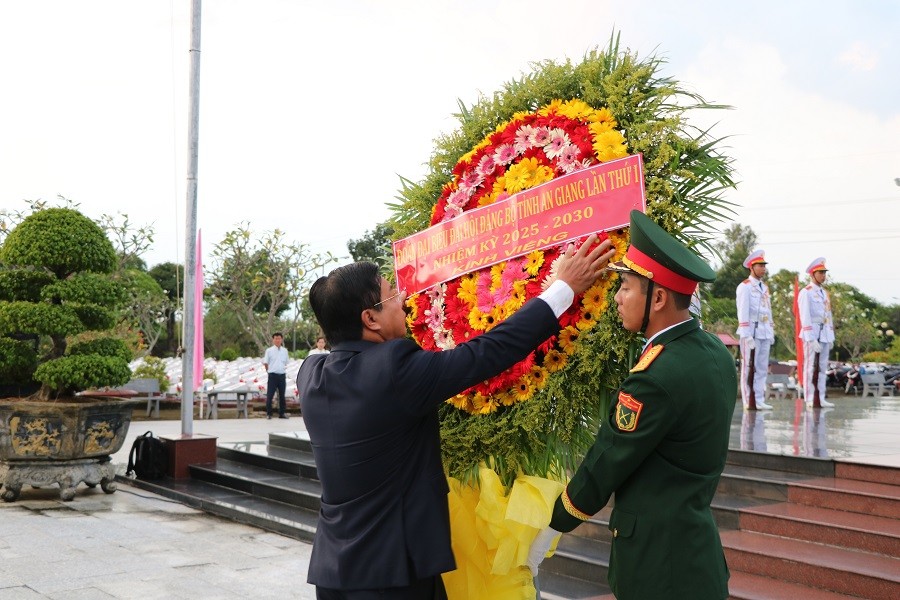 ag11-1759455790.jpg