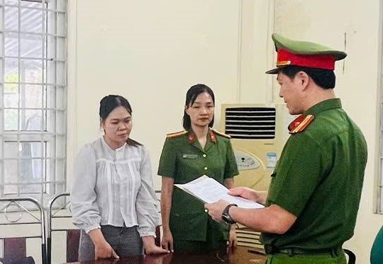 anh-3-thi-hanh-lenh-kham-xet-noi-o-cua-pham-thi-thuy-1759667068.jpg