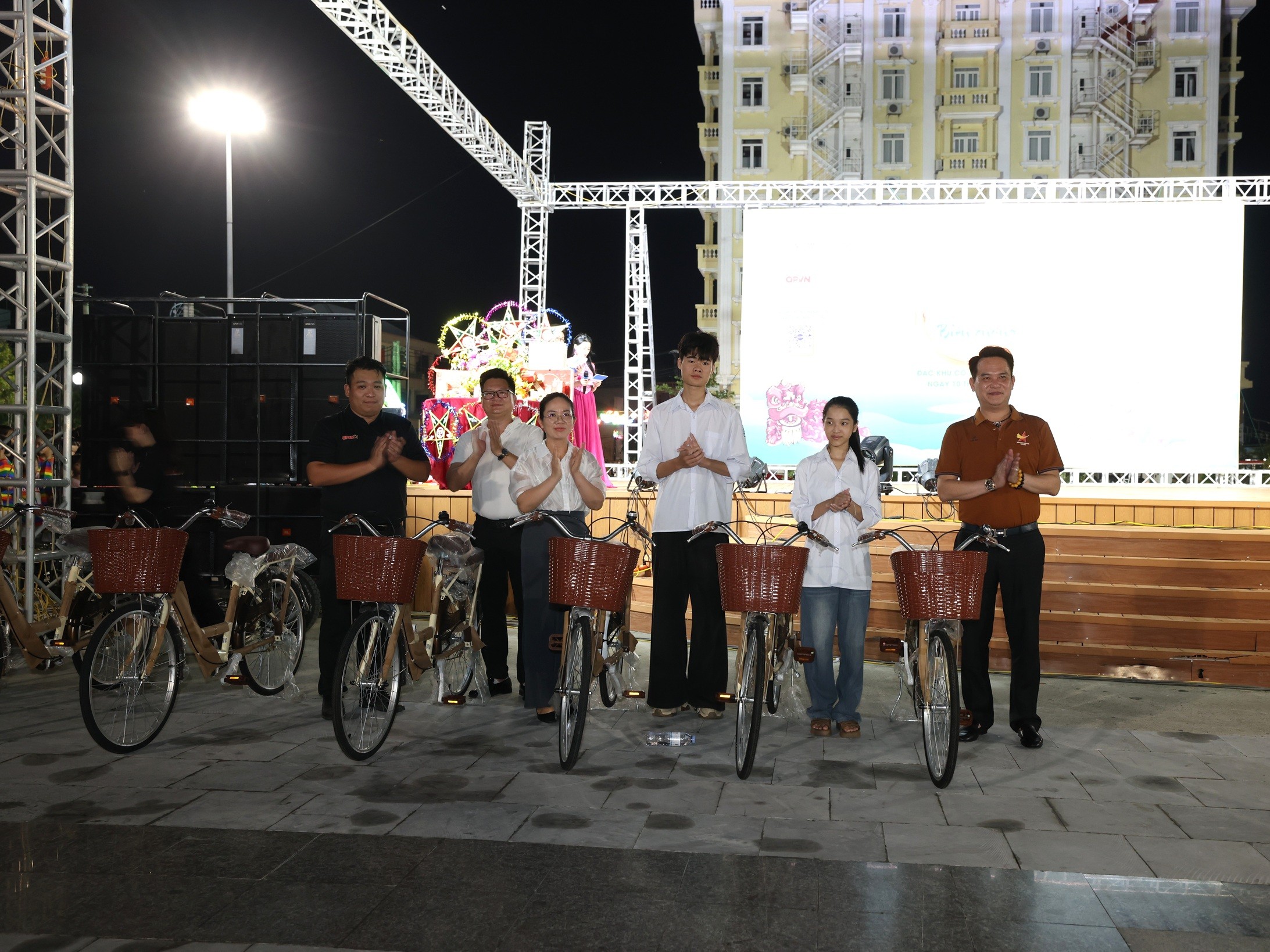 trao-tang-xe-dap-pld-1760251712.JPG