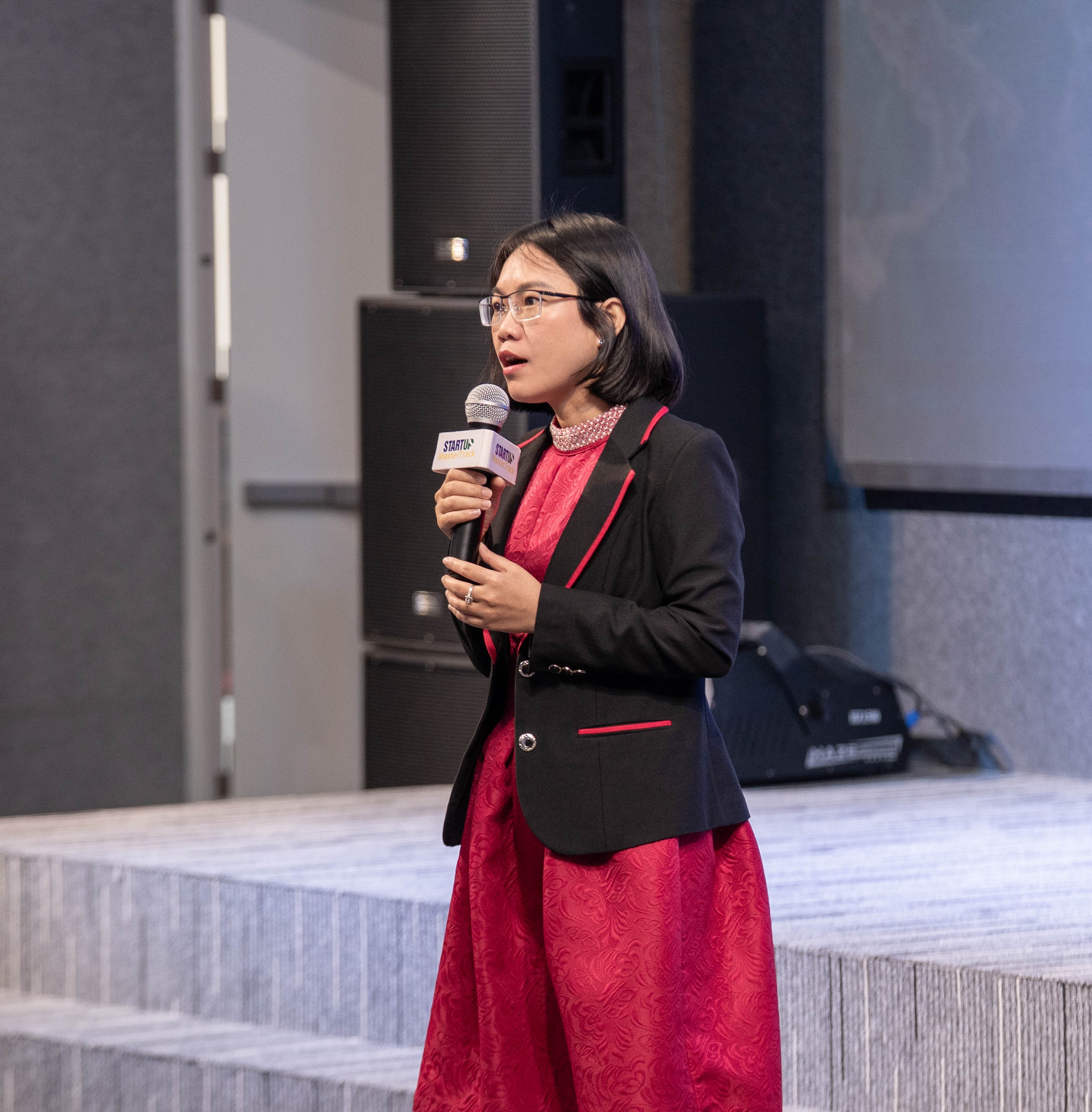 ba-dang-thi-luan-quyen-giam-doc-khoi-nghiep-sang-tao-tphcm-1760346216.jpg
