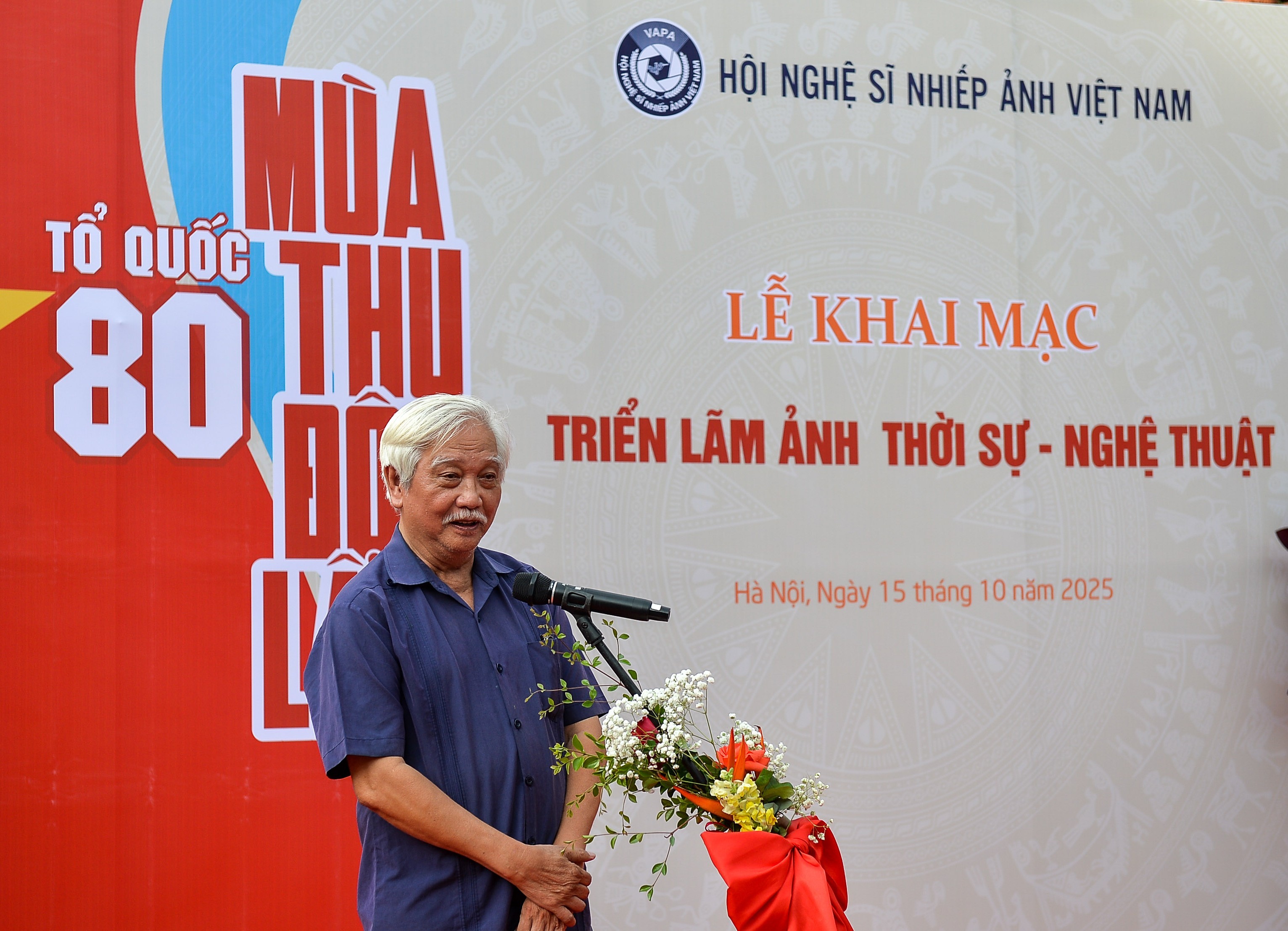 nha-su-hoc-duong-trung-quoc-pld-1760523830.jpg