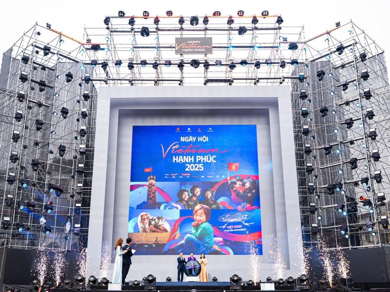 ngay-hoi-viet-nam-hanh-phuc-pld-1765008667.jpg
