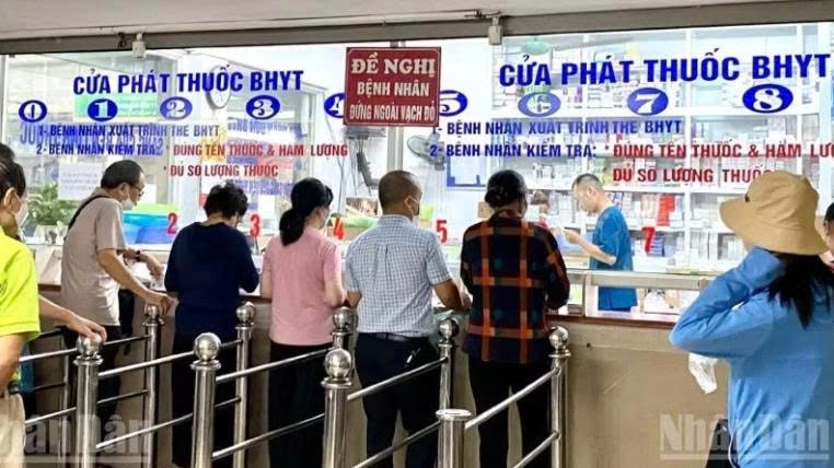 Khuyến khích hỗ trợ thuốc miễn phí cho người bệnh có thẻ bảo hiểm y tế nhưng còn gánh nặng chi phí