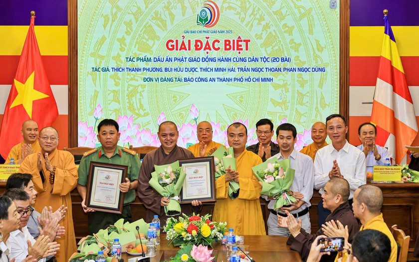 chua-quan-su-pld-1781010084.jpg
