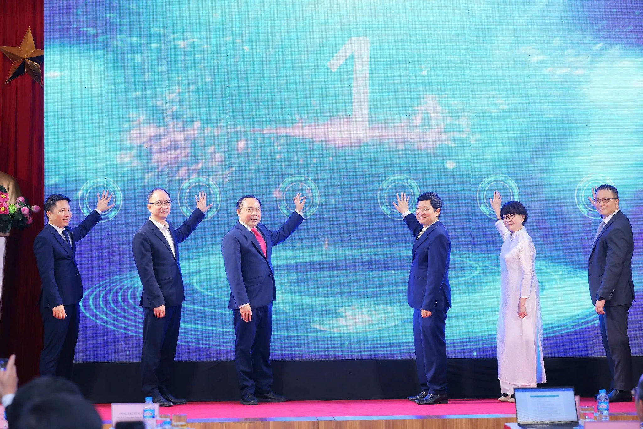trung-tam-quoc-gia-ho-tro-san-xuat-thu-chip-ban-dan-pld-1782461198.jpg