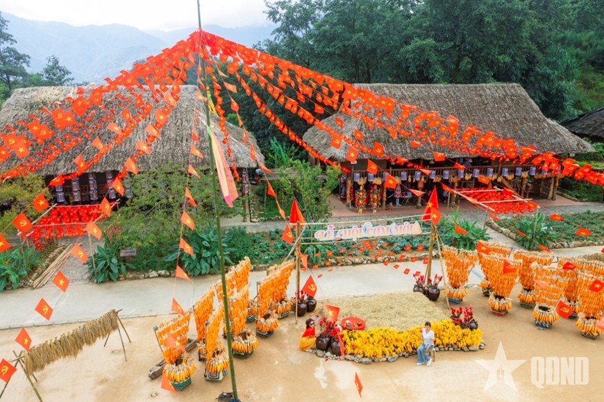 le-hoi-tho-cam-fansipan-1787287126.jpg
