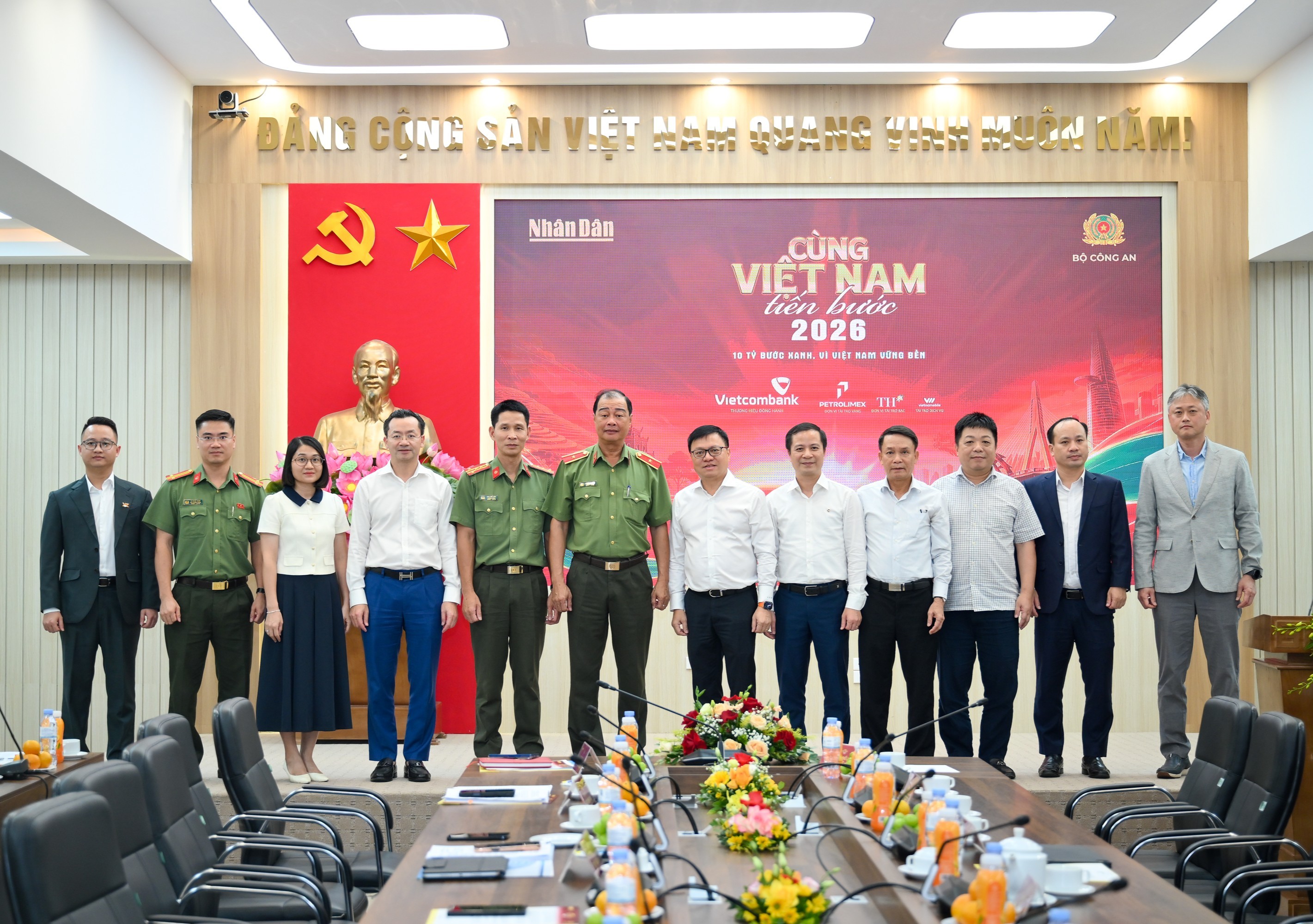 bao-nhan-dan-1787661187.jpg