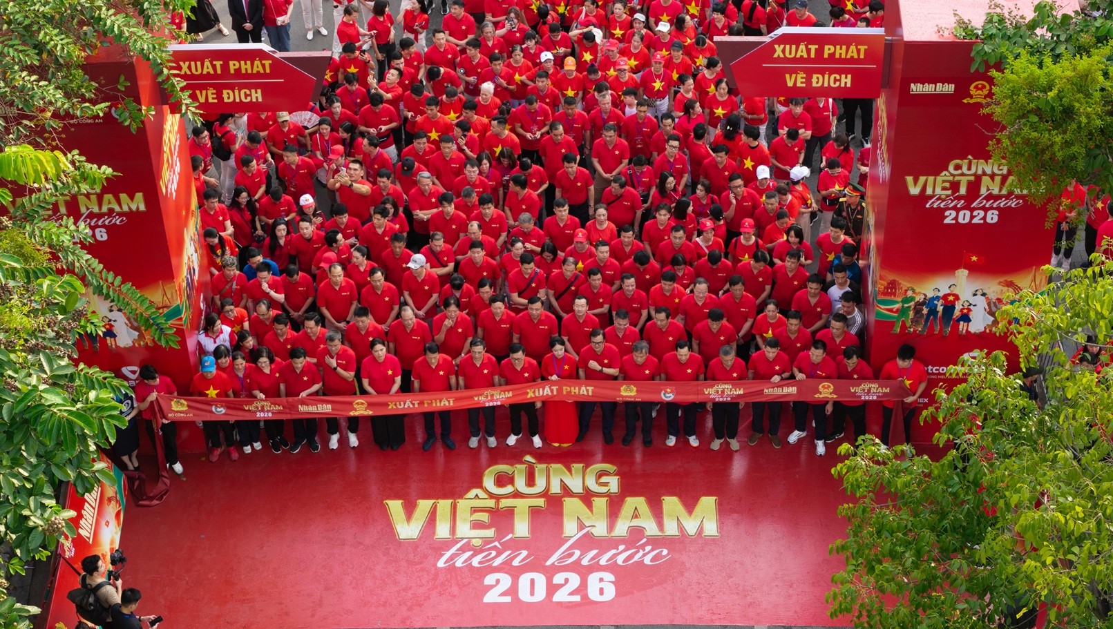 cung-viet-nam-tien-buoc-1788055827.jpg