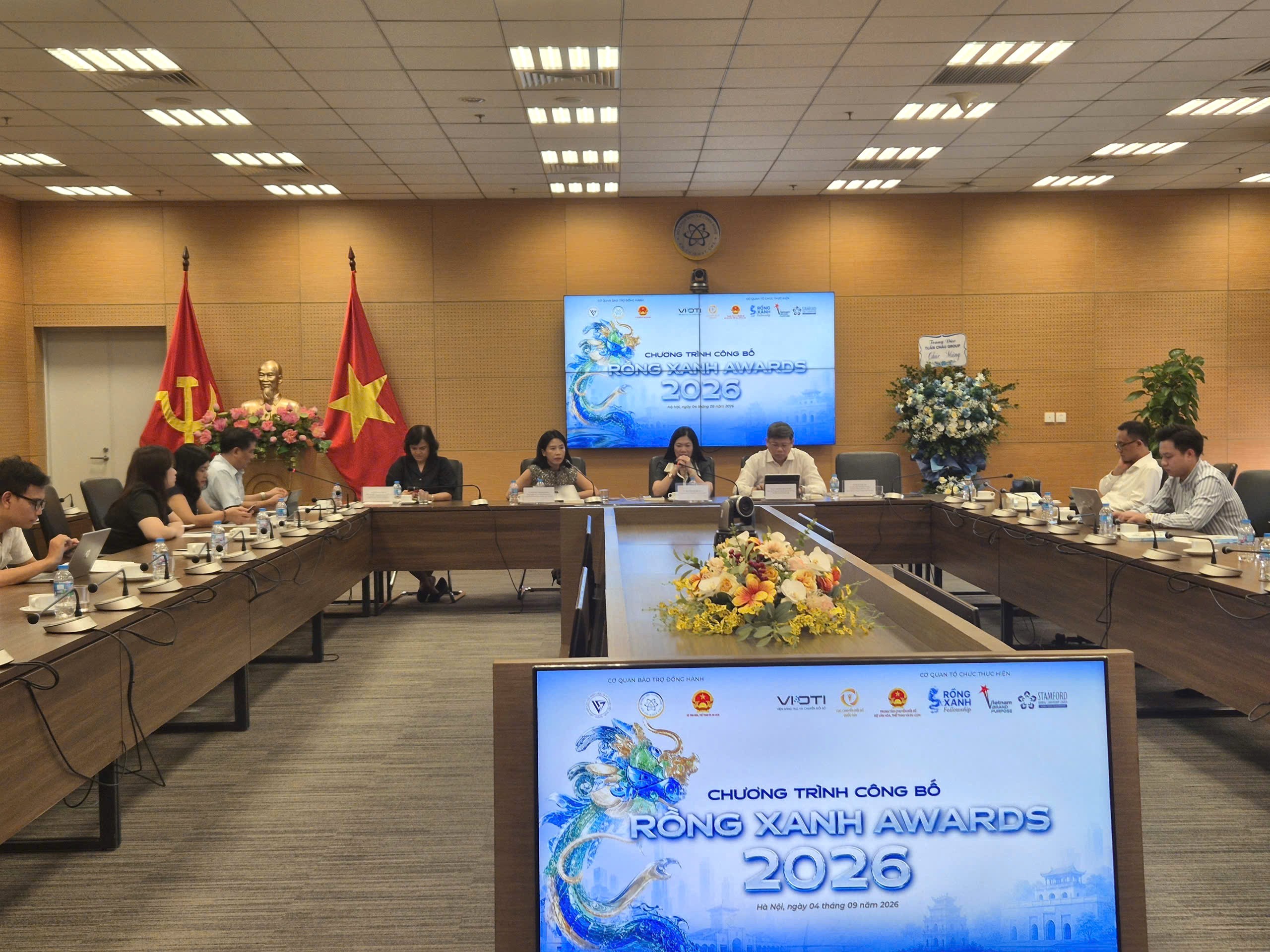 giai-thuong-viet-nam-rong-xanh-1788517157.jpg