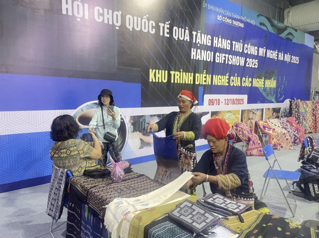 hanoi-giftshow-1789204124.jpg