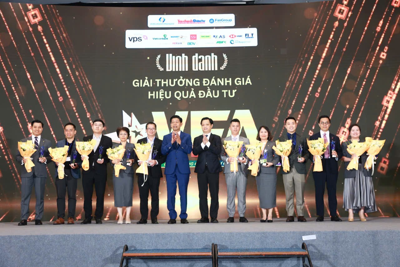 giai-thuong-danh-gia-hieu-qua-dau-tu-1790134690.jpg