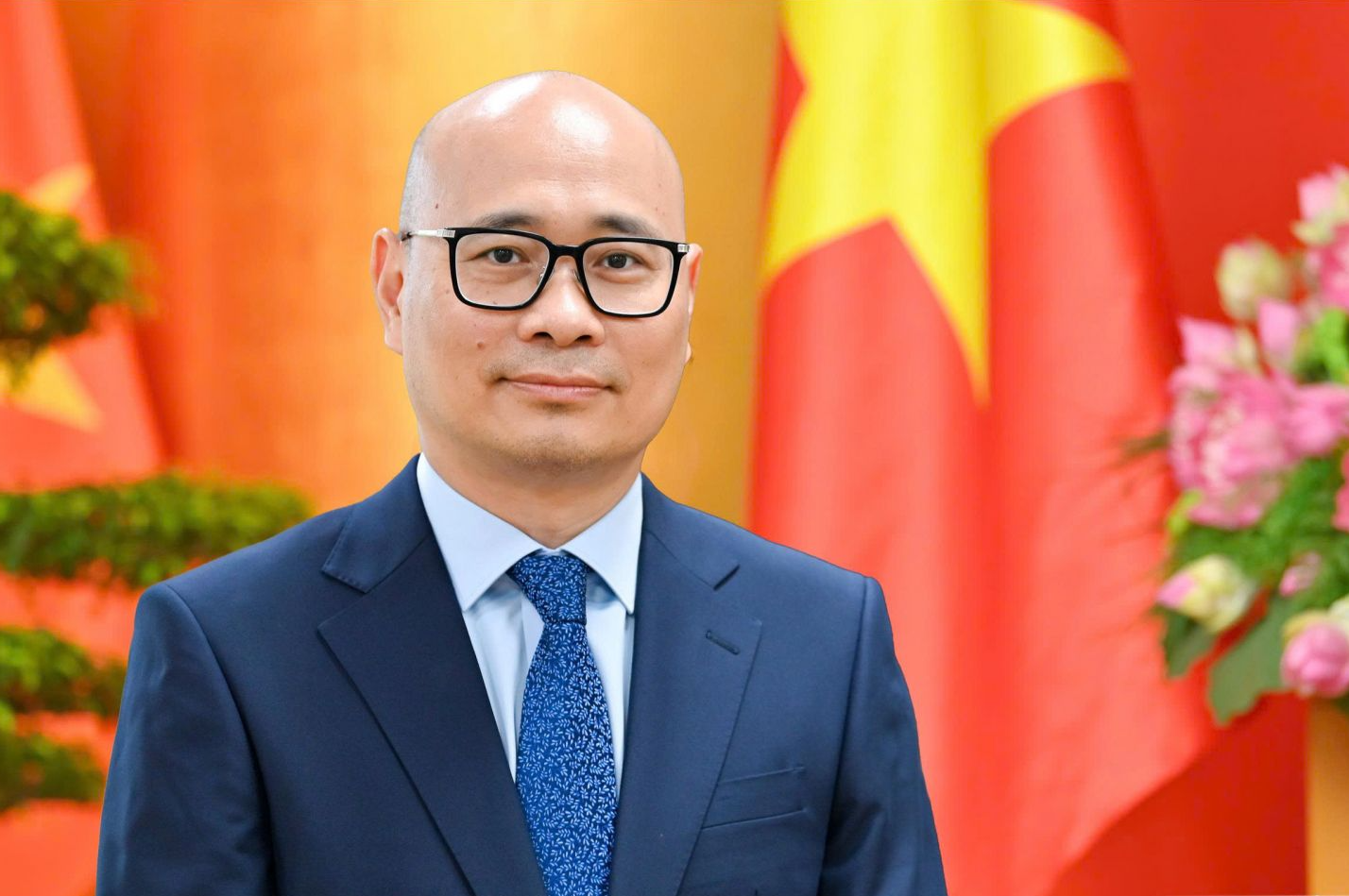 ong-luong-hoang-thai-1790674650.png