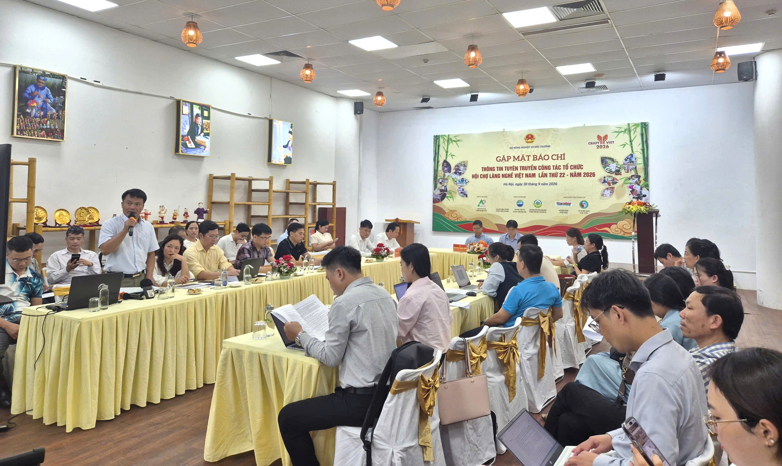 hoi-cho-lang-nghe-viet-nam-lan-thu-22-1790757078.jpg