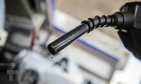 Giảm 10% thuế nhập khẩu ưu đãi mặt hàng xăng