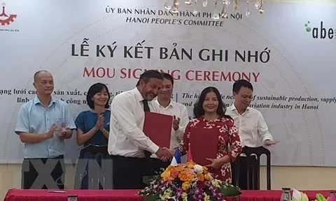 Hà Nội hợp tác lĩnh vực công nghiệp hàng không với doanh nghiệp Pháp
