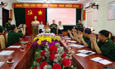 Văn phòng Học viện Chính trị công bố, trao quyết định tuyển dụng QNCN năm 2022