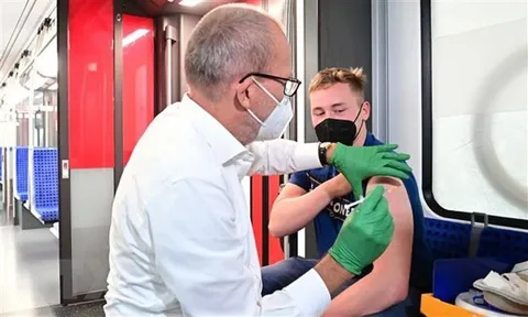 Làn sóng dịch COVID-19 mùa Thu tại Đức có thể đã qua đỉnh