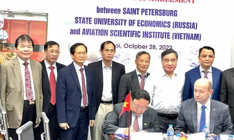 Viện khoa học Hàng không (ASI) ký kết hợp tác với Trường Kinh tế tổng hợp quốc gia Saint Peterburg (UNECON)