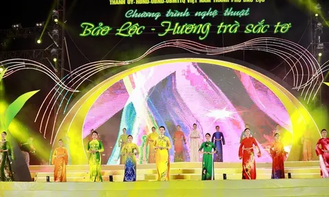 Nhà thiết kế Vũ Thảo Giang ra mắt bộ sưu tập Hương Sắc Ngàn Hoa