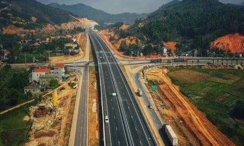 Thủ tướng chỉ đạo đẩy nhanh tiến độ triển khai các dự án đường bộ cao tốc quan trọng quốc gia, trọng điểm