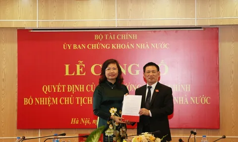 Bà Vũ Thị Chân Phương giữ chức Chủ tịch Ủy ban Chứng khoán Nhà nước
