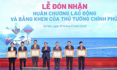 Thủ tướng dự Hội nghị tổng kết công tác năm 2022 và triển khai nhiệm vụ năm 2023 của Petrovietnam