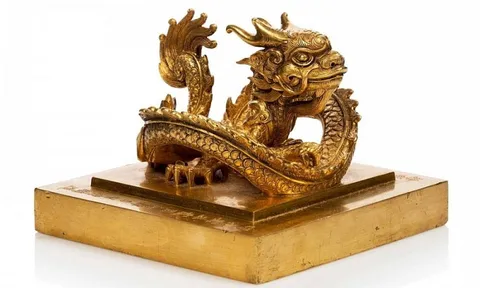 Ấn vàng Hoàng đế chi bảo được mua với giá 6,1 triệu Euro