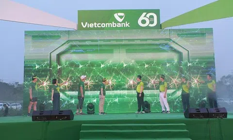 Vietcombank ra mắt quỹ hỗ trợ học sinh nghèo và phát động giải chạy