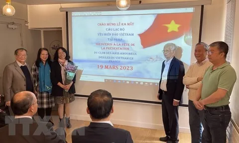 Chính thức ra mắt Câu lạc bộ yêu biển đảo Việt Nam tại Pháp