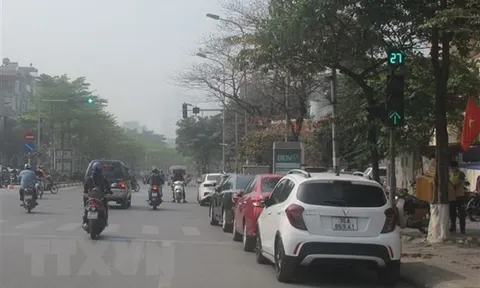 'Chiến dịch' giành lại vỉa hè: Nhiều nơi phớt lờ, ngang nhiên vi phạm