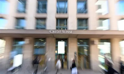 Credit Suisse phá sản có thể khiến kinh tế Thụy Sĩ sụp đổ