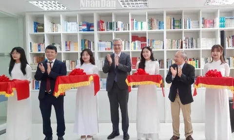 Nâng cao mối quan hệ ngoại giao Việt-Pháp