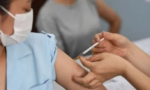 Covid-19 gia tăng, làm thế nào phân biệt với cúm mùa